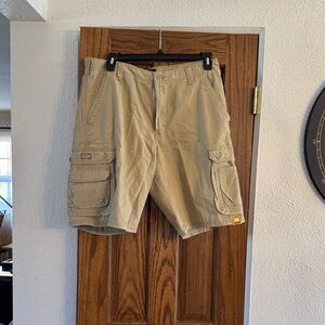 Lee Men's Cargo Shorts in Khaki